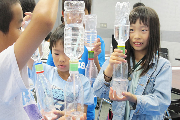 出前科学実験教室「やっToku,なっToku,Dai実験」噴水をつくろう